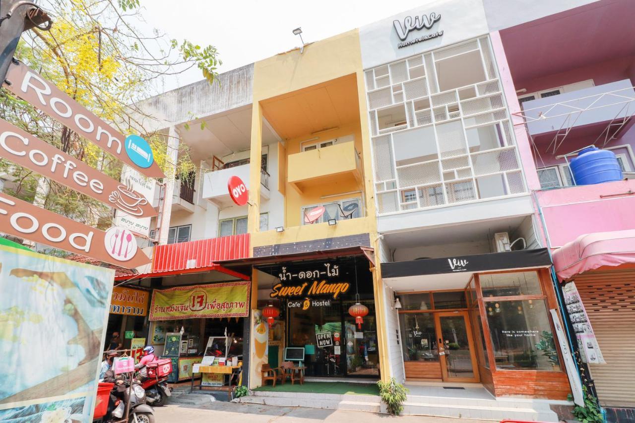 Oyo 743 Sweet Mango Cafe And Hostel Chiang Mai Esterno foto